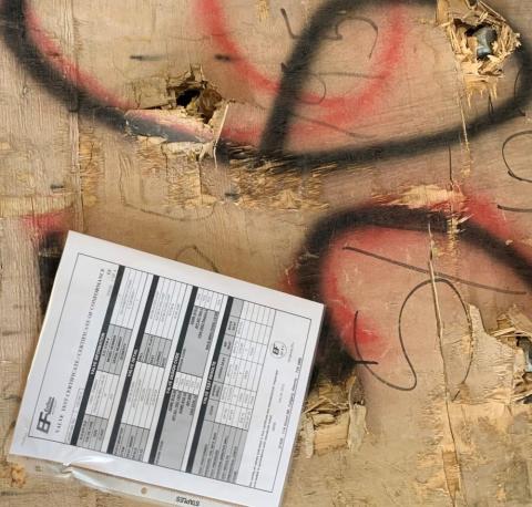 E 12019503-1 OUTSIDE CRATE SQ_0