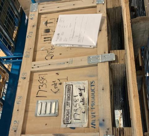 TAG 114CH140 SN D1812081 D1812080 4 150 OUTSIDE CRATE - 2 MIDDLE VALVES SQ